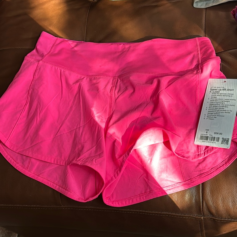 Lululemon hot pink 4" short NWT
